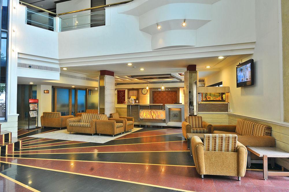 Hotel The Westend Ahmedabad Exterior photo